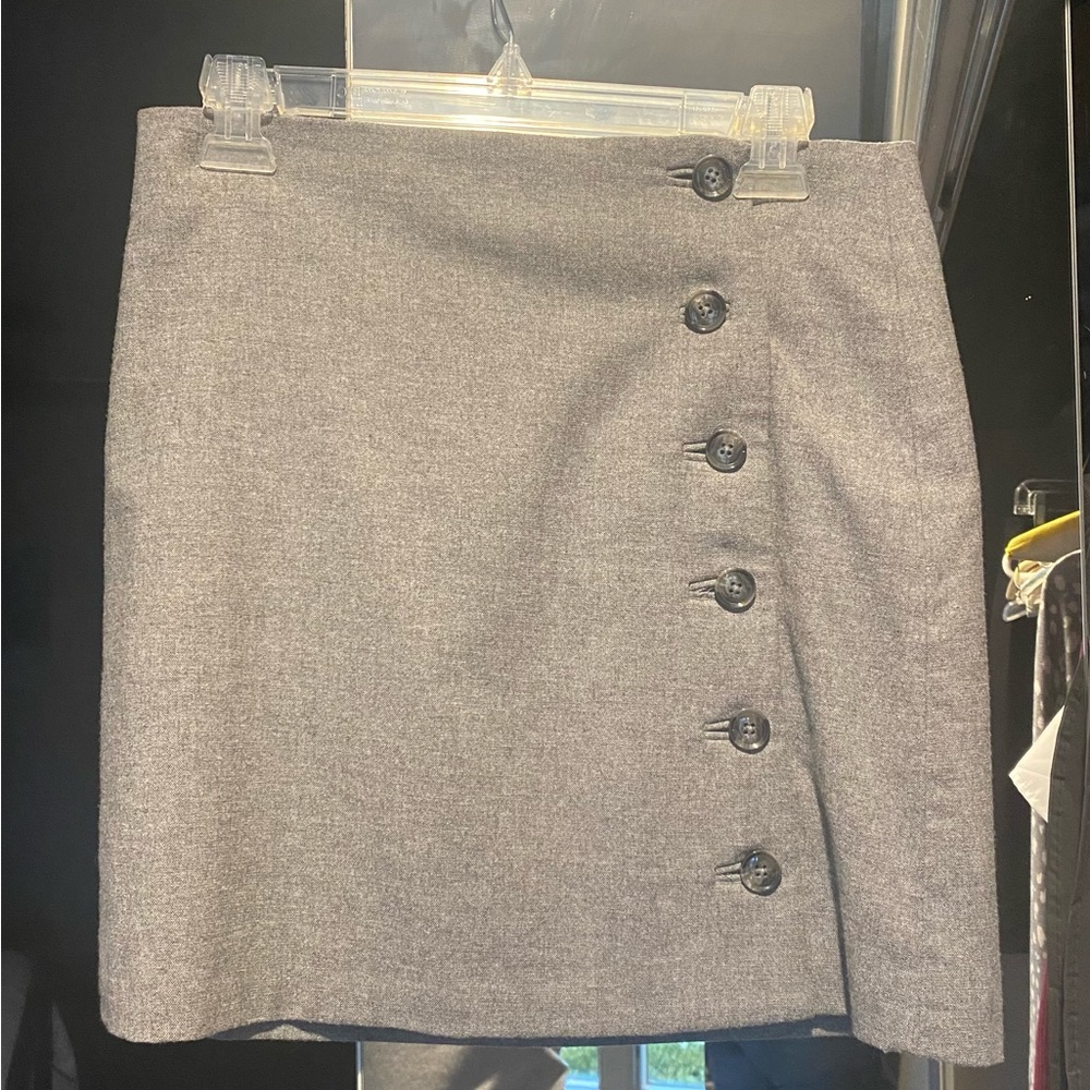 Banana Republic Gray skirt, lined, Size 2